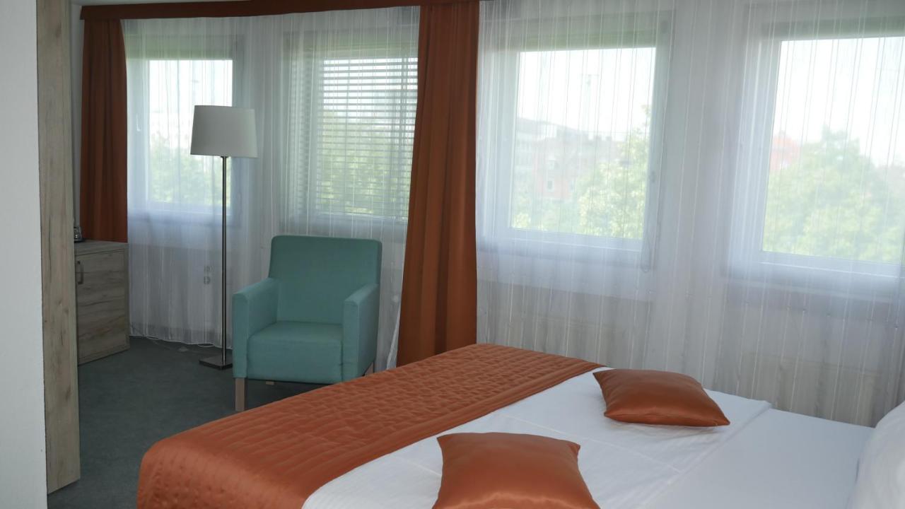Komfort Hotel لودفيغسبرغ المظهر الخارجي الصورة
