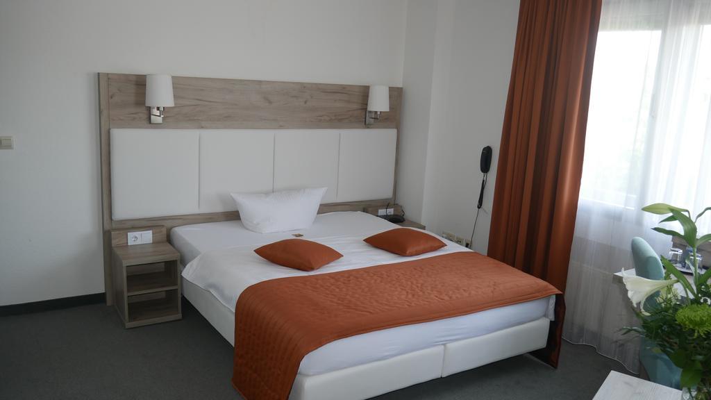Komfort Hotel لودفيغسبرغ المظهر الخارجي الصورة