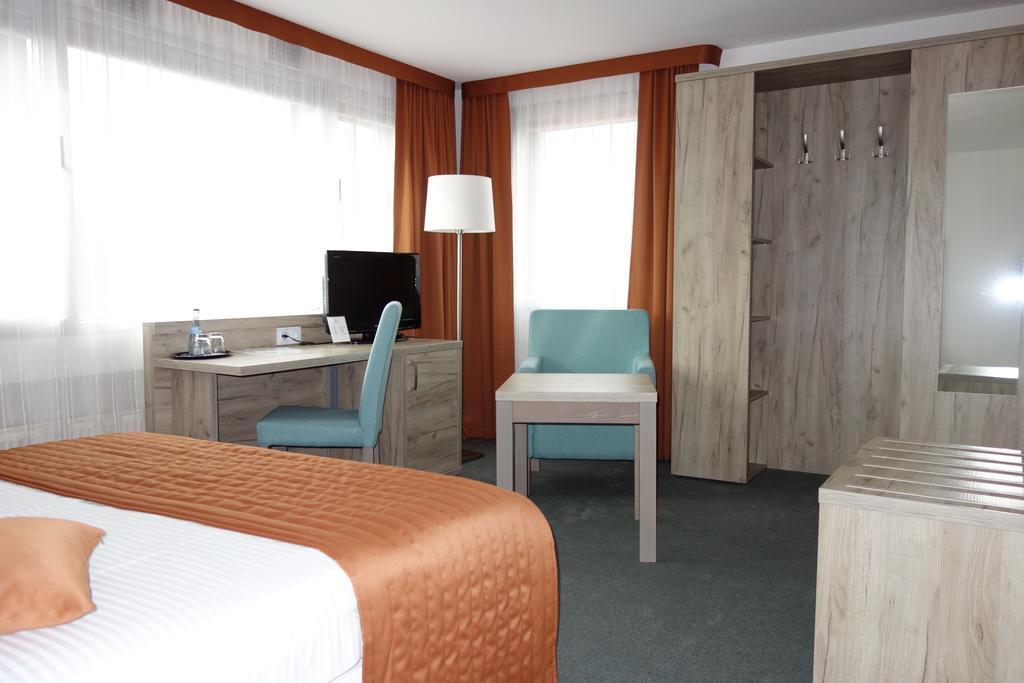 Komfort Hotel لودفيغسبرغ المظهر الخارجي الصورة
